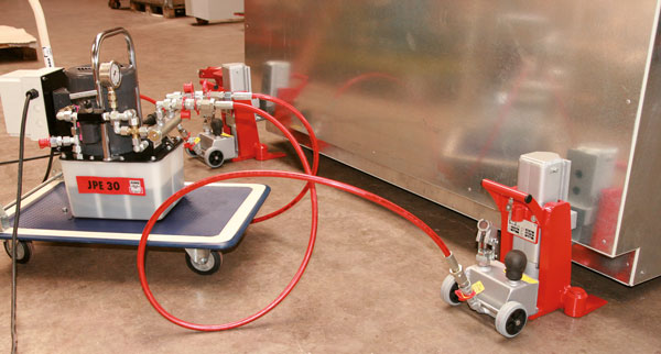 Jung - toepassing elektrisch aangedreven hydraulische pomp JPE 30 NVR met 2 machineheffers